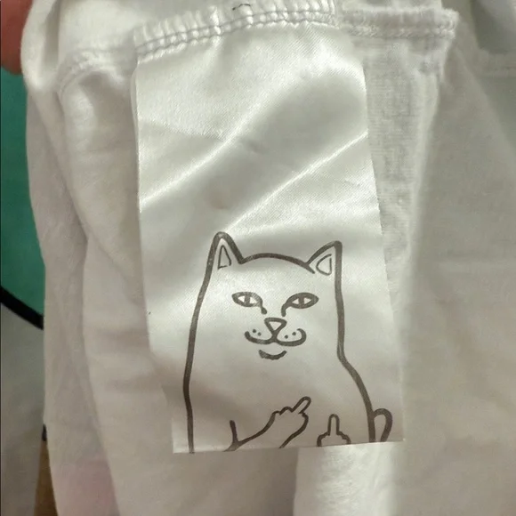 Ripndip Graphic Cat T-Shirt with Bold Design - Picture 3 of 6